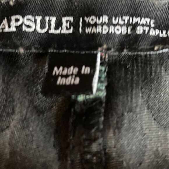 Capsule Black Satin Floral Curved Hem Top Size EU 45-US 14 - Picture 4 of 5